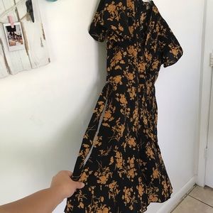 ⛔️sold FALL floral wrap dress